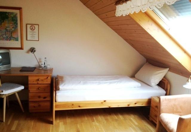 Airport-Hotel Fortuna Lautzenhausen Pokoj fotografie